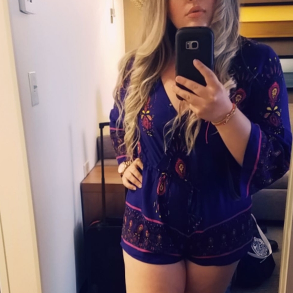 5/$20⭐️Tribal Print Long Sleeve Romper - Picture 3 of 6